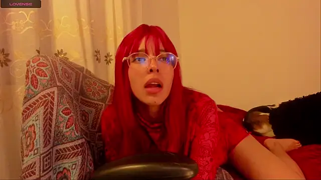 Snapshot of aluna_0310 chatting on December 3, 11:24 pm aluna 0310 online show from December 3, 11:24 pm