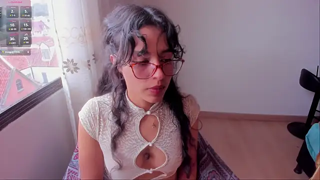 Snapshot of aluna_0310 chatting on October 11, 5:55 pm aluna 0310 online show from October 11, 5:55 pm