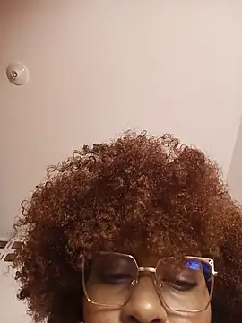 thaimy  online show from March 14, 3:01 am