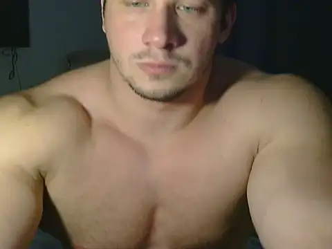 Snapshot of LionEdwin chatting on April 24, 11:01 am LionEdwin online show from April 24, 11:01 am
