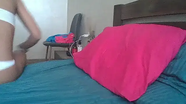 JulianaGold1 online show from February 20, 9:22 am