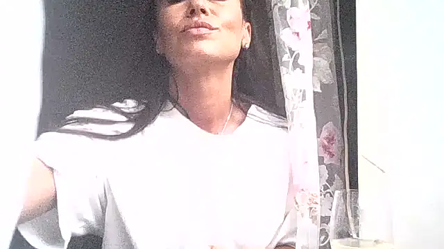 JulianaGold1 online show from September 11, 3:23 pm