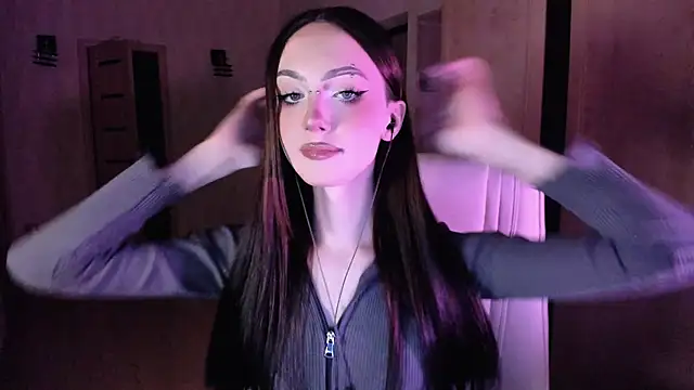 Snapshot of Alice__Aris chatting on October 2, 3:52 pm Alice Aris online show from October 2, 3:52 pm