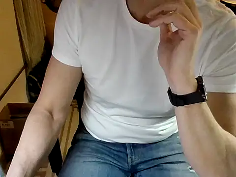 Snapshot of mariohurt101 chatting on July 16, 10:05 pm mariohurt101 online show from July 16, 10:05 pm