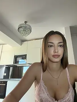 Snapshot of TiffanyHouston_ chatting on May 18, 10:32 am TiffanyHouston online show from May 18, 10:32 am
