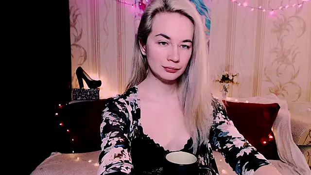 xxxcharismaaa online show from March 12, 1:45 am