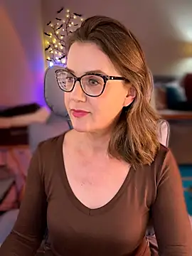 Snapshot of MaiseKnox chatting on June 27, 9:53 pm MaiseKnox online show from June 27, 9:53 pm
