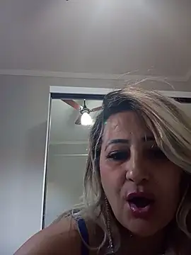 Snapshot of vivifernades chatting on July 22, 12:30 pm vivifernades online show from July 22, 12:30 pm