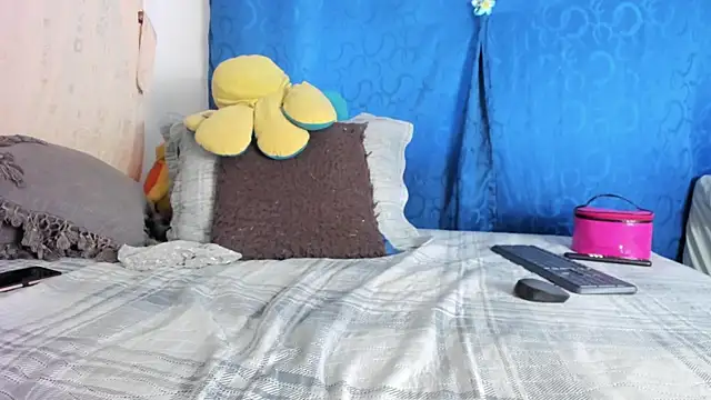 BlowMommy  online show from March 28, 1:11 pm