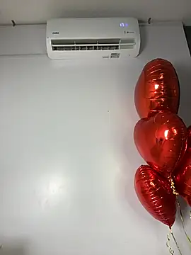 Snapshot of angelGgold chatting on February 14, 12:35 pm angelGgold online show from February 14, 12:35 pm