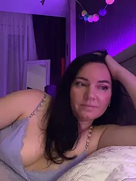 HotMilfMargo online show from February 15, 8:01 pm