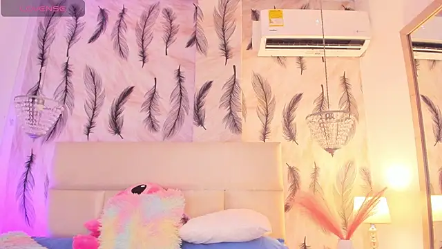 Snapshot of Vivi_prinncess chatting on February 13, 12:28 am Vivi prinncess online show from February 13, 12:28 am