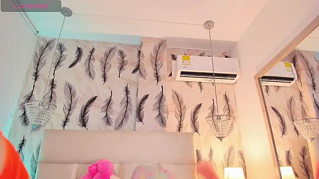 Snapshot of Vivi_prinncess chatting on February 22, 10:41 pm Vivi prinncess online show from February 22, 10:41 pm