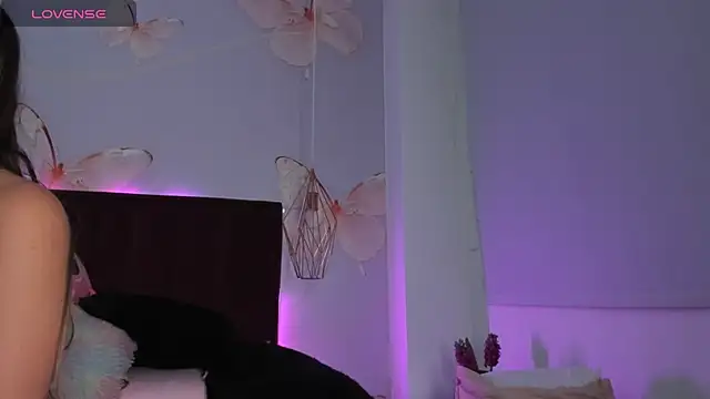 Snapshot of Vivi_prinncess chatting on February 23, 11:35 pm Vivi prinncess online show from February 23, 11:35 pm