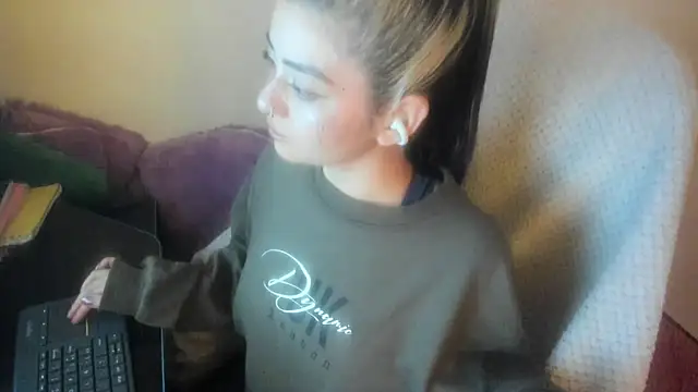Snapshot of Sammysammy_ chatting on June 25, 4:45 am Sammysammy online show from June 25, 4:45 am
