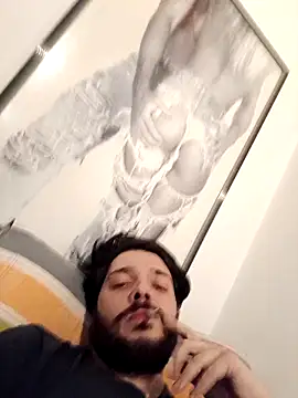 Snapshot of Lucarasta chatting on February 21, 7:59 pm Lucarasta online show from February 21, 7:59 pm