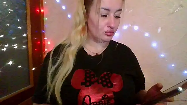 Snapshot of Mandy_Belcher chatting on October 12, 2:05 pm Mandy Belcher online show from October 12, 2:05 pm