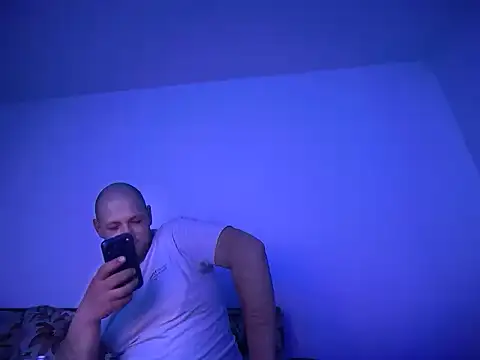 Snapshot of Flakka95 chatting on April 9, 2:44 am Flakka95 online show from April 9, 2:44 am