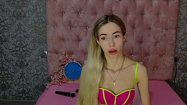 Snapshot of Akilla_Queen chatting on July 7, 1:52 am Akilla Queen online show from July 7, 1:52 am