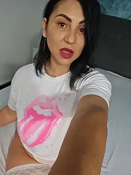 Snapshot of charrlote_love chatting on June 29, 2:17 pm charrlote love online show from June 29, 2:17 pm