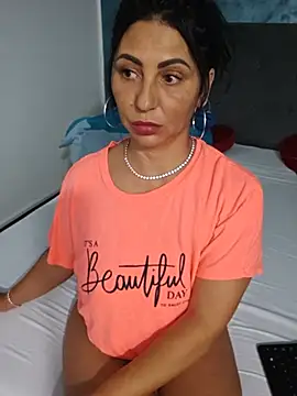 Snapshot of charrlote_love chatting on July 31, 1:54 pm charrlote love online show from July 31, 1:54 pm