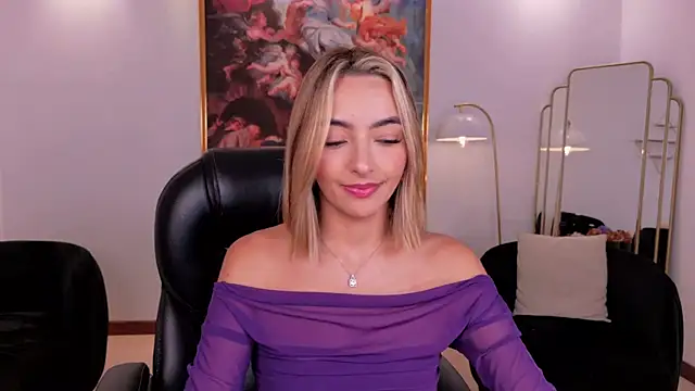 Snapshot of MelissaMoore_ chatting on May 21, 9:38 am MelissaMoore online show from May 21, 9:38 am