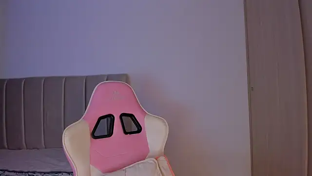 isa bunny online show from September 18, 5:42 am