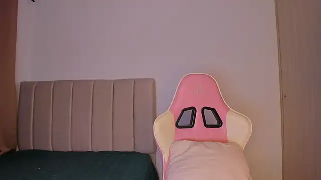 isa bunny online show from April 17, 4:48 am