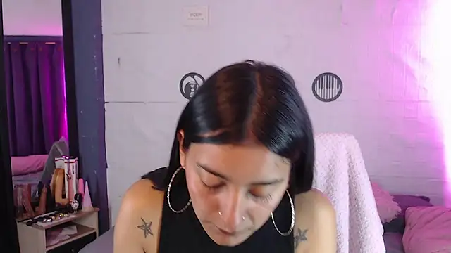 Snapshot of skinny_Yizz chatting on July 22, 6:11 pm skinny Yizz online show from July 22, 6:11 pm