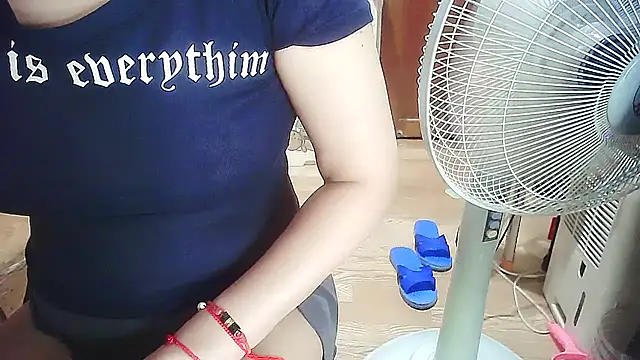 cindy01113520 online show from December 1, 8:25 pm