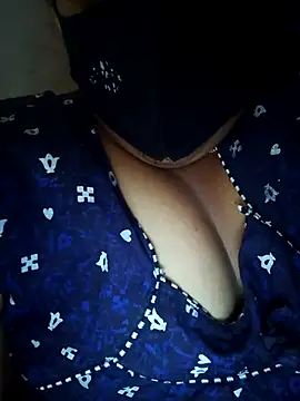 Snapshot of teddy-143 chatting on April 20, 8:39 am teddy-143 online show from April 20, 8:39 am