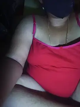 teddy-143 online show from August 4, 7:05 pm