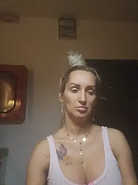 Snapshot of IsabelleEthan chatting on July 11, 12:02 am IsabelleEthan online show from July 11, 12:02 am