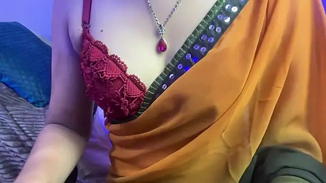 Queen Angelena online show from April 30, 6:25 pm