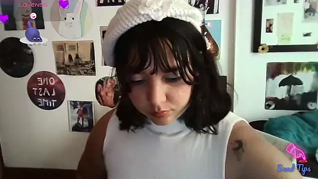 Snapshot of soynanabela28 chatting on February 26, 10:09 pm soynanabela28 online show from February 26, 10:09 pm