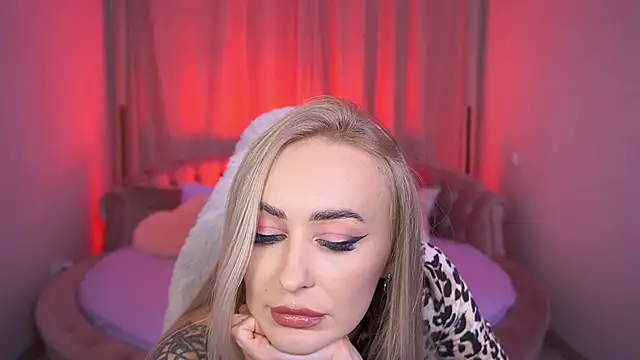 Snapshot of GraceCandy chatting on October 3, 9:45 pm GraceCandy online show from October 3, 9:45 pm