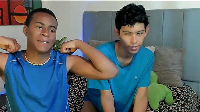 Snapshot of CrissBrownxxx chatting on October 18, 7:03 pm CrissBrownxxx online show from October 18, 7:03 pm