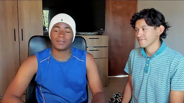 Snapshot of CrissBrownxxx chatting on May 15, 9:00 pm CrissBrownxxx online show from May 15, 9:00 pm