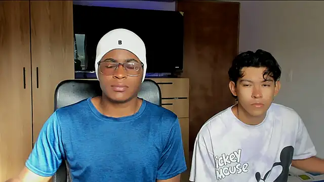 Snapshot of CrissBrownxxx chatting on May 16, 12:37 pm CrissBrownxxx online show from May 16, 12:37 pm