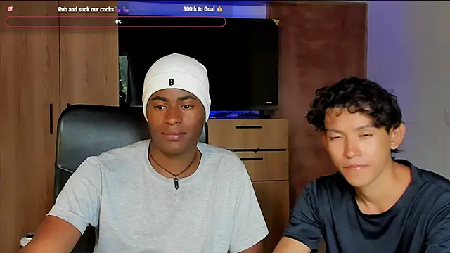 Snapshot of CrissBrownxxx chatting on May 21, 10:06 pm CrissBrownxxx online show from May 21, 10:06 pm