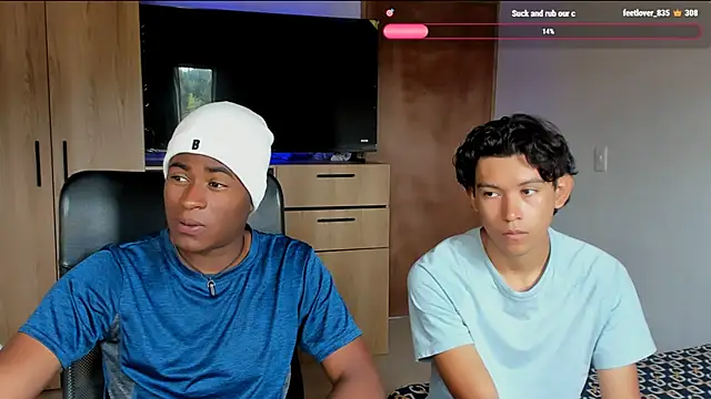 Snapshot of CrissBrownxxx chatting on May 25, 3:40 pm CrissBrownxxx online show from May 25, 3:40 pm