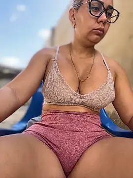 maymercy online show from March 15, 2:01 pm