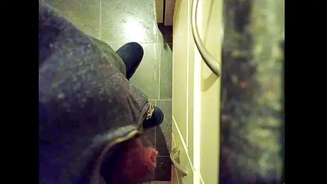 hairyuncut00 online show from February 15, 6:15 pm