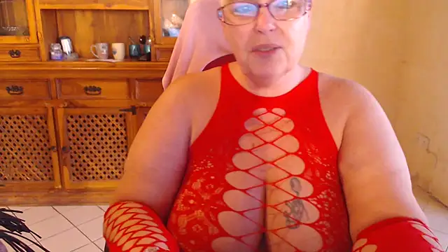 MISS LINDAH online show from November 9, 6:33 am