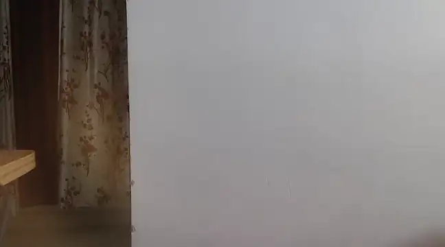 Snapshot of aliyadsouza chatting on December 19, 12:13 am aliyadsouza online show from December 19, 12:13 am