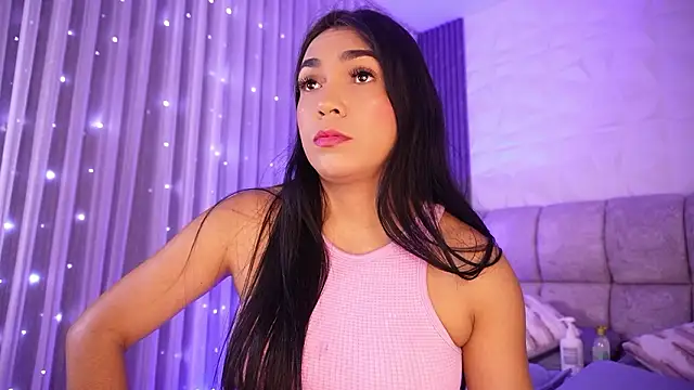 Snapshot of rousse_coup chatting on February 26, 7:13 pm rousse coup online show from February 26, 7:13 pm