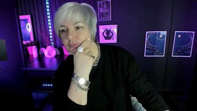 CarmenSoft online show from November 18, 8:35 pm