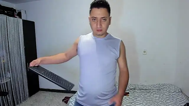 Snapshot of ares_sexxx chatting on April 26, 9:56 pm ares sexxx online show from April 26, 9:56 pm