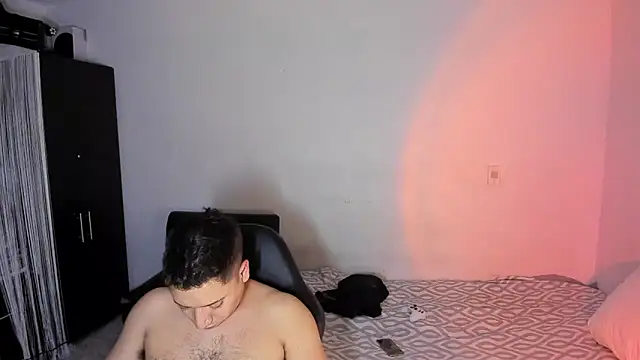 Snapshot of ares_sexxx chatting on June 8, 9:04 pm ares sexxx online show from June 8, 9:04 pm