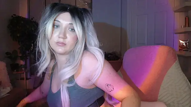 GoddessEmmy online show from April 2, 5:49 am